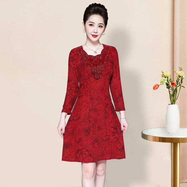 luxury party evening dress autumn winter elastic middle-aged and elderly 's high guixi -in-law banquet, White;pink
luxury party evening dress autumn winter elastic middle-aged and elderly 's high guixi -in-law banquet, White;pink