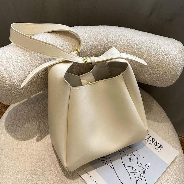 evening bags tote for women large capacity bucket crossbody bag soft leather singel shoulder femal casual fashion travel satchels
evening bags tote for women large capacity bucket crossbody bag soft leather singel shoulder femal casual fashion travel satchels