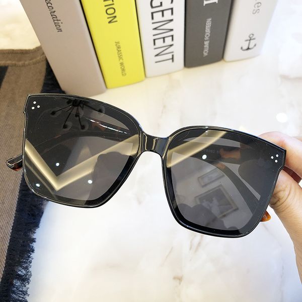 2021 sunglasses men's fashion big frame rivet box net red riding women, White;black
2021 sunglasses men's fashion big frame rivet box net red riding women, White;black