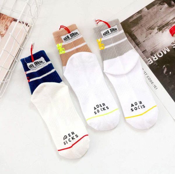 sewn label pendant casual socks cotton medium tube socks men's and women's sports, Black;blue
sewn label pendant casual socks cotton medium tube socks men's and women's sports, Black;blue