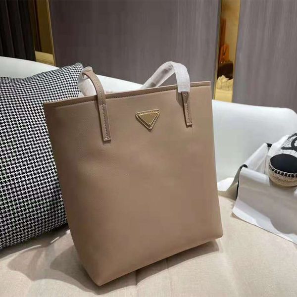 cowhide ladies single shoulder bags fashion large capacity tote bag 2021 luxury female wallet with box wholesale
cowhide ladies single shoulder bags fashion large capacity tote bag 2021 luxury female wallet with box wholesale