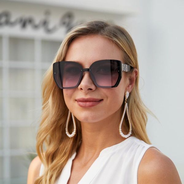 sunglasses for couple individuality fashion big frame korean europe and america style special prevent uv400 2021, White;black
sunglasses for couple individuality fashion big frame korean europe and america style special prevent uv400 2021, White;black