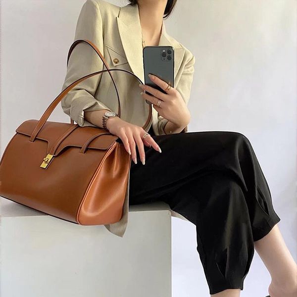 soft genuine leather tote bag fashion women platinum leisure style handbag large capacity cowhide shoulder wallet
soft genuine leather tote bag fashion women platinum leisure style handbag large capacity cowhide shoulder wallet