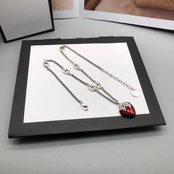 classic pendant necklaces retro fashion women's tricolor strawberry pendant necklace 925 original famous brand high-end jewelry with lo, Silver
classic pendant necklaces retro fashion women's tricolor strawberry pendant necklace 925 original famous brand high-end jewelry with lo, Silver