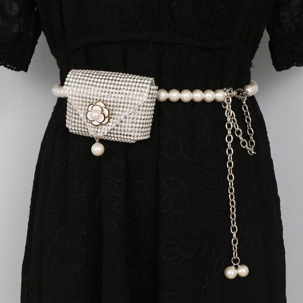 waist bags mini bag luxury designer diamond pearl women messenger fashion flower small chain change lipstick lady belt
waist bags mini bag luxury designer diamond pearl women messenger fashion flower small chain change lipstick lady belt