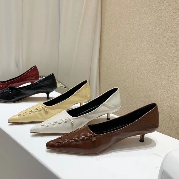 fashion pointed toe women pumps weave design ladies slip on thin mid heels bling patent spring shoes woman 5 colors size 35-39 210513, Black
fashion pointed toe women pumps weave design ladies slip on thin mid heels bling patent spring shoes woman 5 colors size 35-39 210513, Black
