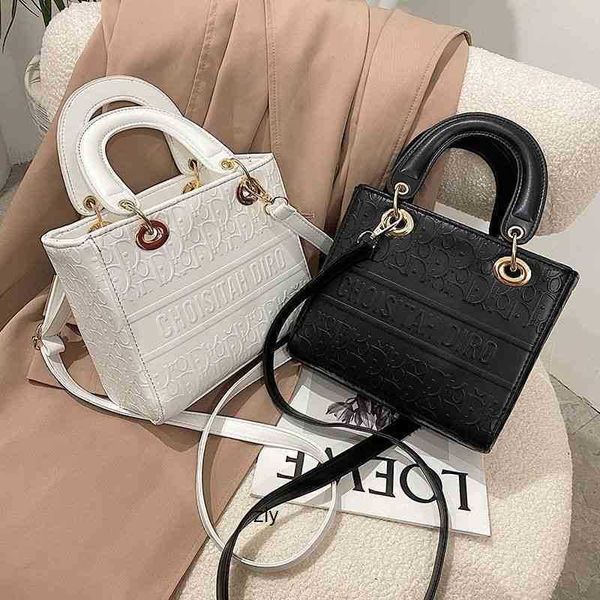2021 japanese and korean new lingge d-word versatile large capacity portable one shoulder messenger bag zly zly zly
2021 japanese and korean new lingge d-word versatile large capacity portable one shoulder messenger bag zly zly zly