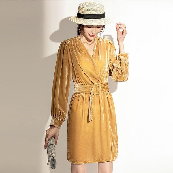 casual dresses waist v-neck mulberry silk dress in the autumn of 2021 western style long-sleeved velvet long a-line, Black;gray
casual dresses waist v-neck mulberry silk dress in the autumn of 2021 western style long-sleeved velvet long a-line, Black;gray