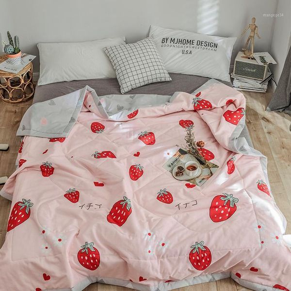 2021 new summer strawberry print quilt summer quilts cover children single cartoon washable bed home use wholesale1
2021 new summer strawberry print quilt summer quilts cover children single cartoon washable bed home use wholesale1