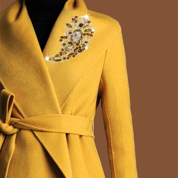 exaggerated atmosphere inlaid with diamond feather brooch autumn and winter tweed coat pin, Gray
exaggerated atmosphere inlaid with diamond feather brooch autumn and winter tweed coat pin, Gray