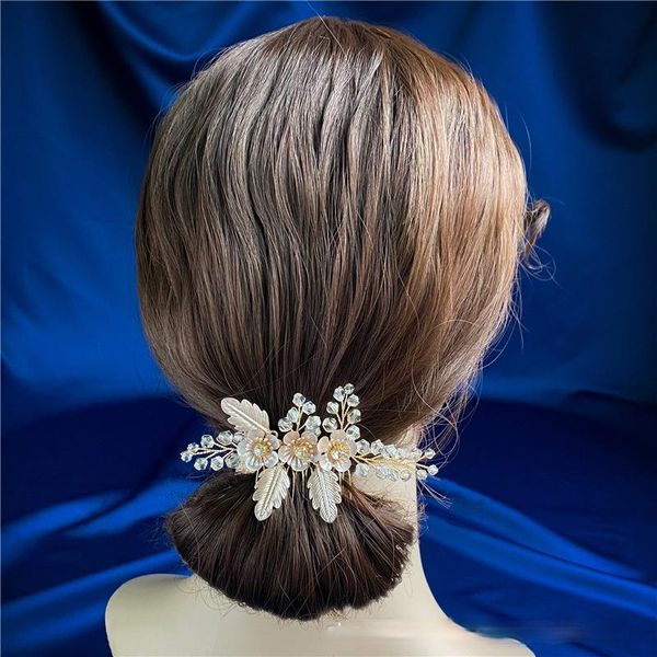 hair clips & barrettes bridal alloy flower comb beaded crystal headwear back head wedding dress accessories, Golden;silver
hair clips & barrettes bridal alloy flower comb beaded crystal headwear back head wedding dress accessories, Golden;silver