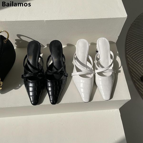 slippers bailamos shallow slides slip on thin mid heels cross strap sandals pointed toe women pumps black/white size um93
slippers bailamos shallow slides slip on thin mid heels cross strap sandals pointed toe women pumps black/white size um93