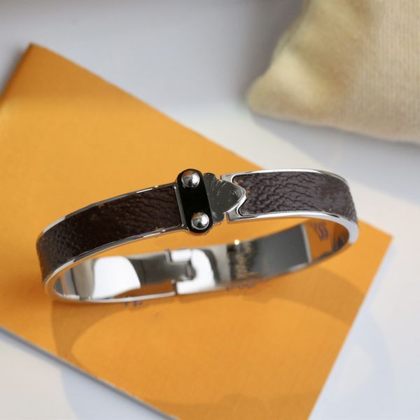 luxury design bracelet for woman letter bangle pu leather flower bracelet fashion jewelry, Black
luxury design bracelet for woman letter bangle pu leather flower bracelet fashion jewelry, Black