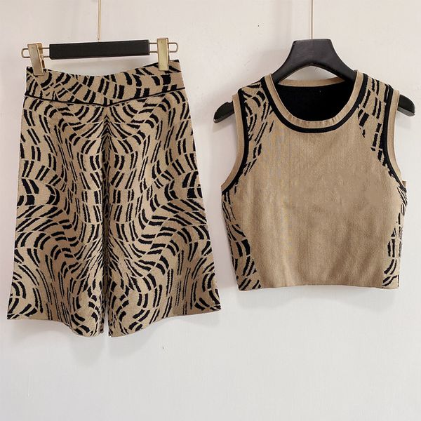 women's two piece pants knitting sleeveless trousers shorts vest spring autumn short sleeve summer retro round neck sweater three color, White
women's two piece pants knitting sleeveless trousers shorts vest spring autumn short sleeve summer retro round neck sweater three color, White