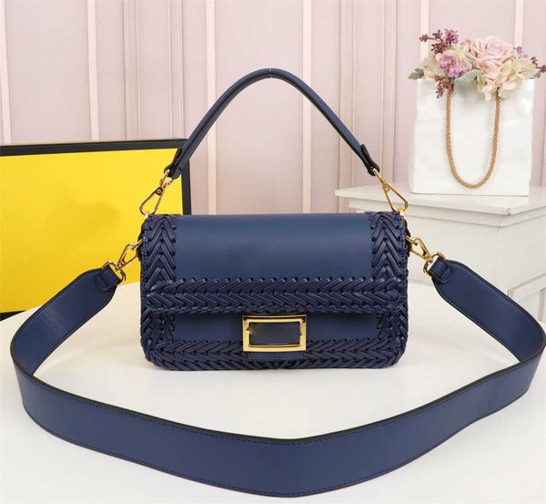 Women Luxurys designer bag Genuine Leather Small Square Shoulder Casual Fashion Classic All-match Crossbody Purse F0551
Women Luxurys designer bag Genuine Leather Small Square Shoulder Casual Fashion Classic All-match Crossbody Purse F0551