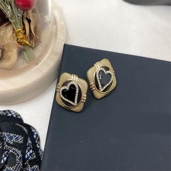 designers women plated 18k gold earrings fashion jewelry luxury earring summer men valentine gift set diamond ear stud nice 11110407t, Golden;silver
designers women plated 18k gold earrings fashion jewelry luxury earring summer men valentine gift set diamond ear stud nice 11110407t, Golden;silver
