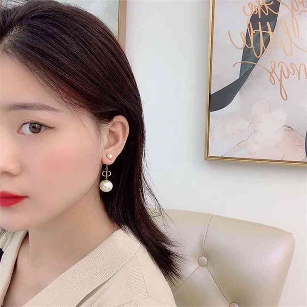 70% off outlet online pearl 2021 new wind female silver needle anti allergy earrings, Golden
70% off outlet online pearl 2021 new wind female silver needle anti allergy earrings, Golden