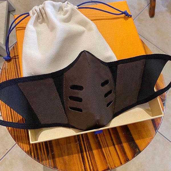 2021 fashion designer party masks men women dust reusable washable leather outdoor cotton cloth plaid face with box and dustbag
2021 fashion designer party masks men women dust reusable washable leather outdoor cotton cloth plaid face with box and dustbag