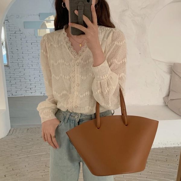 comelwomen chic retro embroidery lace v-neck gentle french long sleeves elegance blouse female shirts 210515, White
comelwomen chic retro embroidery lace v-neck gentle french long sleeves elegance blouse female shirts 210515, White