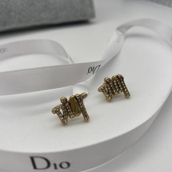 earrings letter earrings 925 silver needle earrings personality with gift box package, Golden
earrings letter earrings 925 silver needle earrings personality with gift box package, Golden