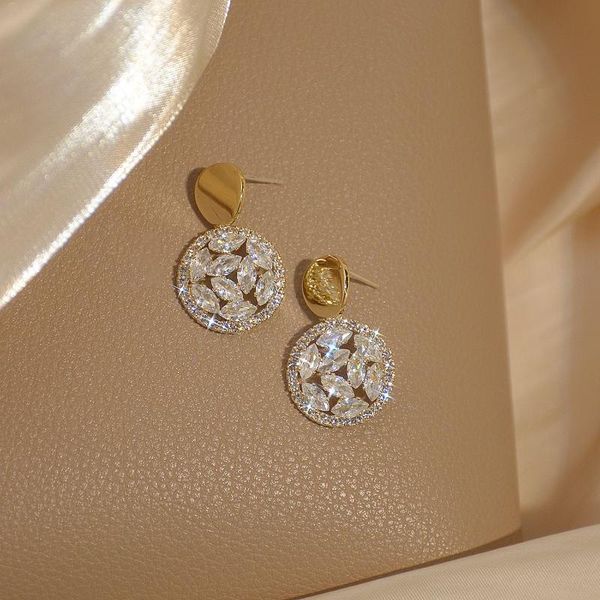 real gold plated fashion jewelery crystal metal exquisite round earrings for woman holiday party elegant zircon earring stud, Golden;silver
real gold plated fashion jewelery crystal metal exquisite round earrings for woman holiday party elegant zircon earring stud, Golden;silver