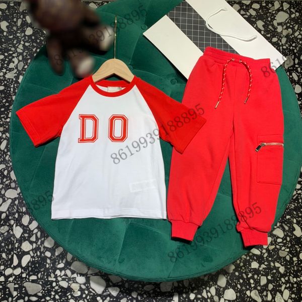 2022ss designer kids sets dr white round neck colorblock t-shirt + red trousers suit design dyeing set childrens suit brand girls clothing c
2022ss designer kids sets dr white round neck colorblock t-shirt + red trousers suit design dyeing set childrens suit brand girls clothing c