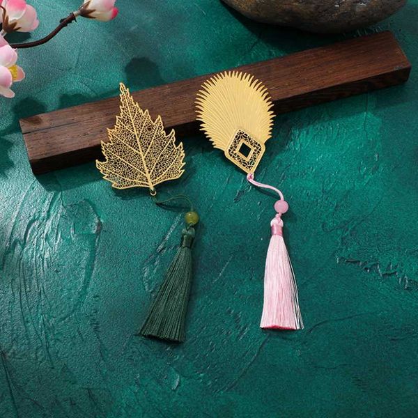 2pc retro feather tassel pendant bookmark decoration accessories book mark page folder student office school supplies stationery
2pc retro feather tassel pendant bookmark decoration accessories book mark page folder student office school supplies stationery