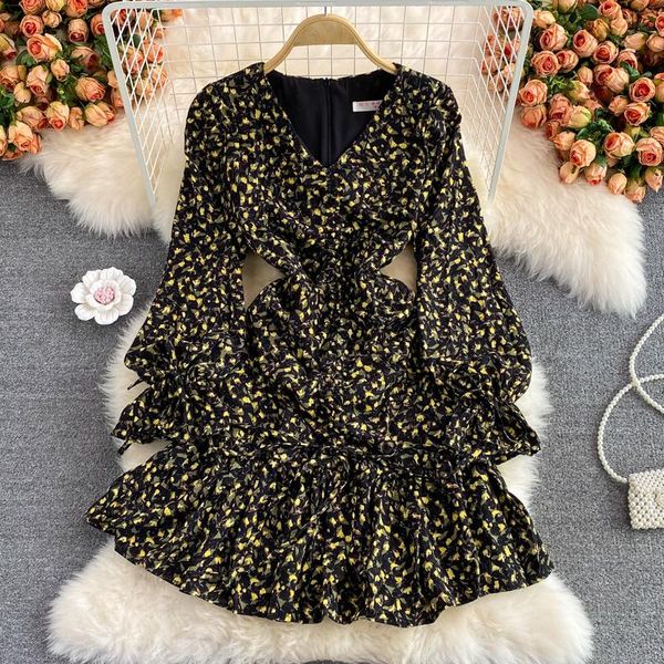 casual dresses 2021 autumn gentle style v-neck floral chiffon dress women's super xiansen french first love, Black;gray
casual dresses 2021 autumn gentle style v-neck floral chiffon dress women's super xiansen french first love, Black;gray
