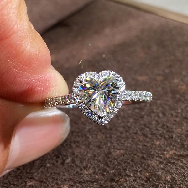 luxury female crystal love heart jewelry vintage silver color wedding rings for women charm white zircon stone engagement ring, Slivery;golden
luxury female crystal love heart jewelry vintage silver color wedding rings for women charm white zircon stone engagement ring, Slivery;golden