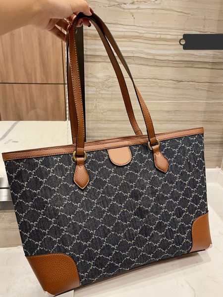 shoulder cowboy shopping bag 2022 quality luxurys high designers bags messenger women totes fashion handbags printing crossbody clutch walle
shoulder cowboy shopping bag 2022 quality luxurys high designers bags messenger women totes fashion handbags printing crossbody clutch walle