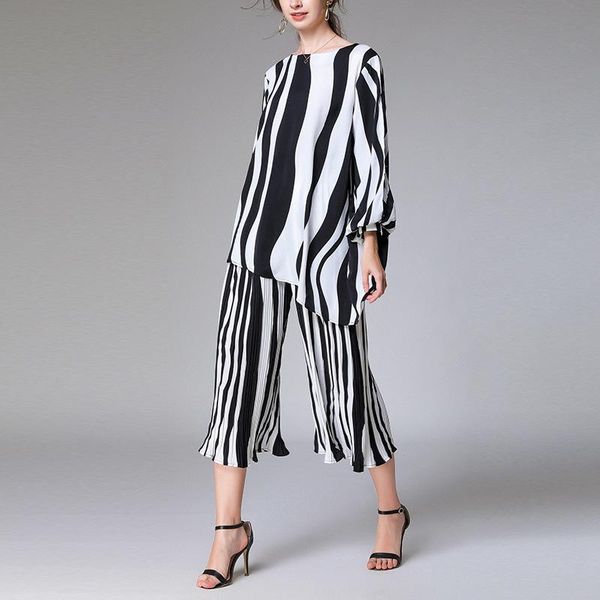 women's summer chiffon printed geometric pattern pullover shirt two-piece suit ladies elastic waist wide leg pants suitxl two piece dre, White
women's summer chiffon printed geometric pattern pullover shirt two-piece suit ladies elastic waist wide leg pants suitxl two piece dre, White