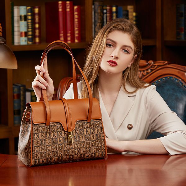 hong kong women's bag 2021 new handbag fashion high sense hand carrying single shoulder messenger tote trend
hong kong women's bag 2021 new handbag fashion high sense hand carrying single shoulder messenger tote trend