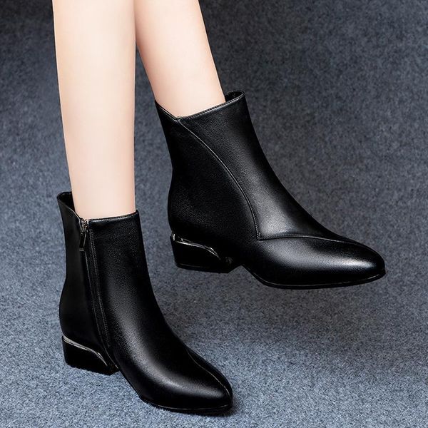 boots women's flat bottom plus velvet thick heel middle autumn and winter shoes cotton, Black
boots women's flat bottom plus velvet thick heel middle autumn and winter shoes cotton, Black
