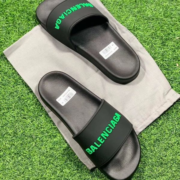 new brand fashion trend in spring and summer 2021 fashion week street shooting trend wading sandals, Black
new brand fashion trend in spring and summer 2021 fashion week street shooting trend wading sandals, Black