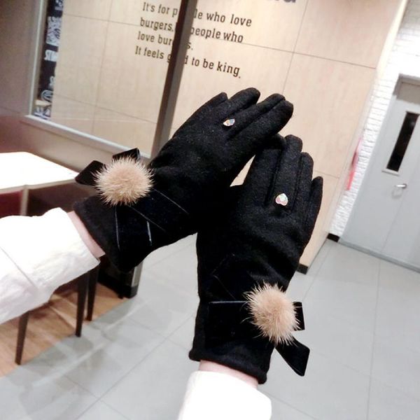 five fingers gloves mink hair ball, gold velvet bow, cashmere gloves, korean version of winter warmth and thick touch screen for women, Blue;gray
five fingers gloves mink hair ball, gold velvet bow, cashmere gloves, korean version of winter warmth and thick touch screen for women, Blue;gray