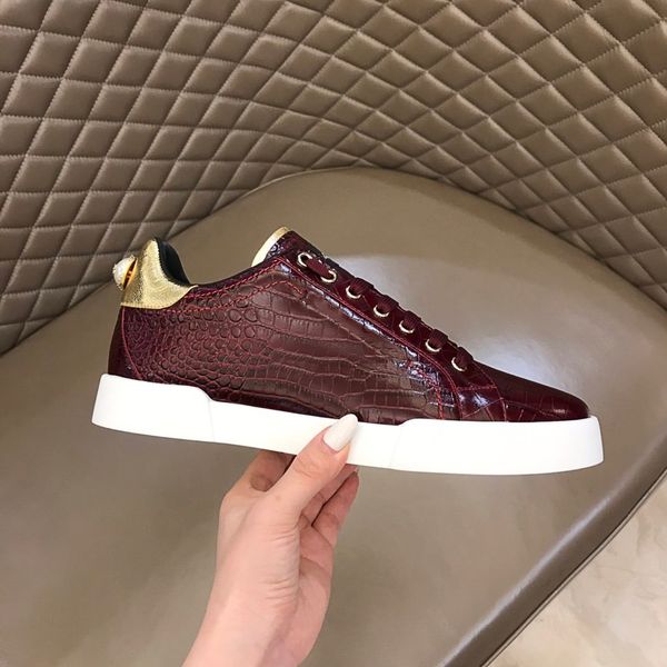 2021 arrival fashion men women casual shoessneakers shoes genuine leather bee embroidered mens ii, Red;white
2021 arrival fashion men women casual shoessneakers shoes genuine leather bee embroidered mens ii, Red;white