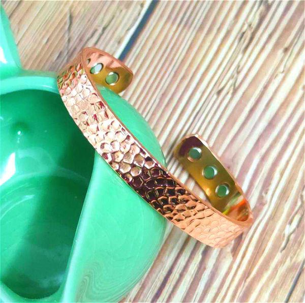 handmade honeycomb printed copper bracelet magnetic small waves new creative exquisite jewelry q0719, Black
handmade honeycomb printed copper bracelet magnetic small waves new creative exquisite jewelry q0719, Black