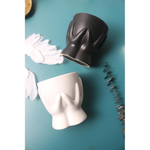vases hands on the basin flower pure white maceramic jar cute dressing desk makeup pen holder black arrangement pot
vases hands on the basin flower pure white maceramic jar cute dressing desk makeup pen holder black arrangement pot