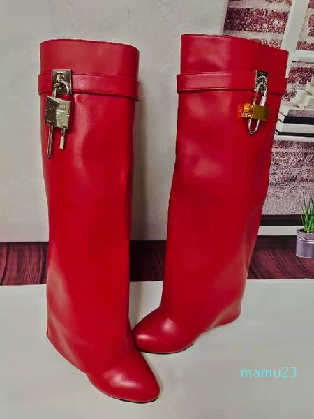 2021 europe and the united states autumn and winter new big buckle pointed tumble women's boots leather boots metal knight boots, Black
2021 europe and the united states autumn and winter new big buckle pointed tumble women's boots leather boots metal knight boots, Black