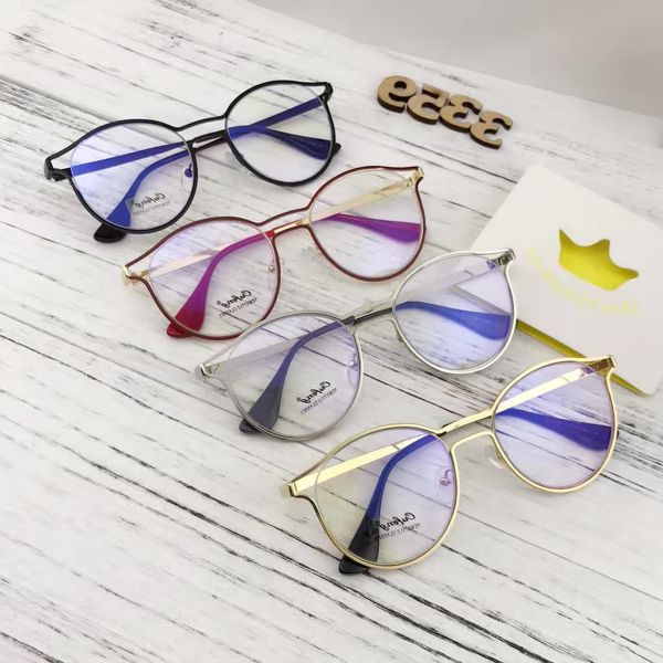 2021 luxury fashion sports sunglasses brand designer design sunglasses with case and lens cloth, Silver
2021 luxury fashion sports sunglasses brand designer design sunglasses with case and lens cloth, Silver