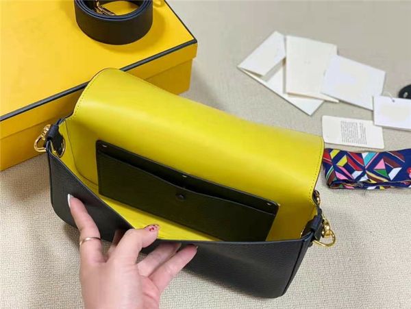 hand-stitched lychee pattern real leather shoulder bags baguette simple letter golden buckle one more strap underarm baguettes pure color cr
hand-stitched lychee pattern real leather shoulder bags baguette simple letter golden buckle one more strap underarm baguettes pure color cr