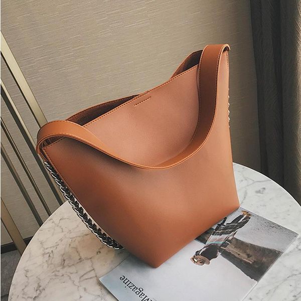 design women's shoulder bag large capacity chain bucket handbag pu leather fashion cross body
design women's shoulder bag large capacity chain bucket handbag pu leather fashion cross body