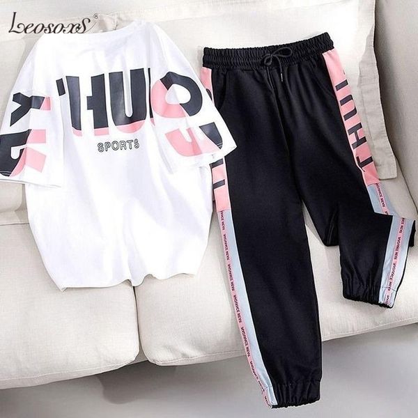 women's tracksuits leosoxs 2021 t-shirt and pant 2 piece set women casual letter print sportswear short sleeve tracksuit matching sets, Gray
women's tracksuits leosoxs 2021 t-shirt and pant 2 piece set women casual letter print sportswear short sleeve tracksuit matching sets, Gray