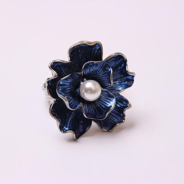 10pcs/camellia pearl napkin ring table decoration for family gathering el wedding western etiquette rings
10pcs/camellia pearl napkin ring table decoration for family gathering el wedding western etiquette rings