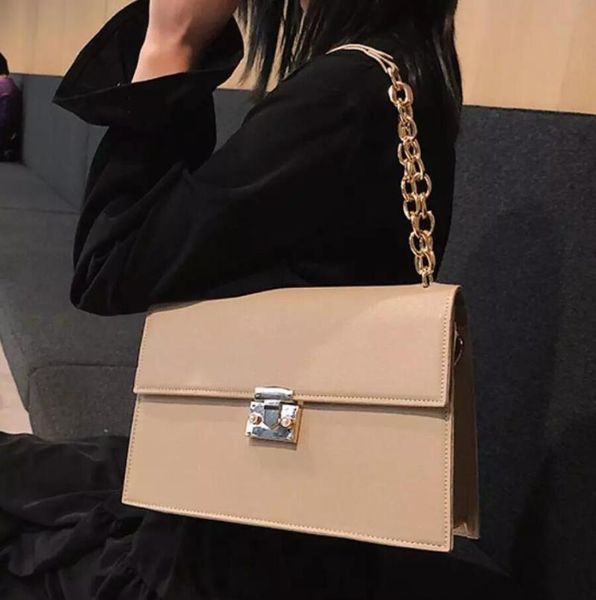 evening bags elegant female casual flap square bag 2021 summer quality leather women's designer handbag lock chain shoulder messenger
evening bags elegant female casual flap square bag 2021 summer quality leather women's designer handbag lock chain shoulder messenger