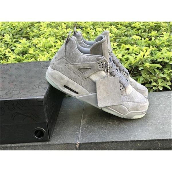2021 released kaws x 4 cool grey men basketball shoes black suede white blue 4s motorsports sports sneakers with box
2021 released kaws x 4 cool grey men basketball shoes black suede white blue 4s motorsports sports sneakers with box