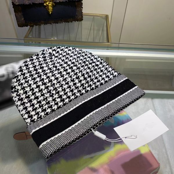 luxury designer winter beanie mens hat womens caps fit hats pure wool material warm outdoor leisure multi style with box nice cool, Blue;gray
luxury designer winter beanie mens hat womens caps fit hats pure wool material warm outdoor leisure multi style with box nice cool, Blue;gray