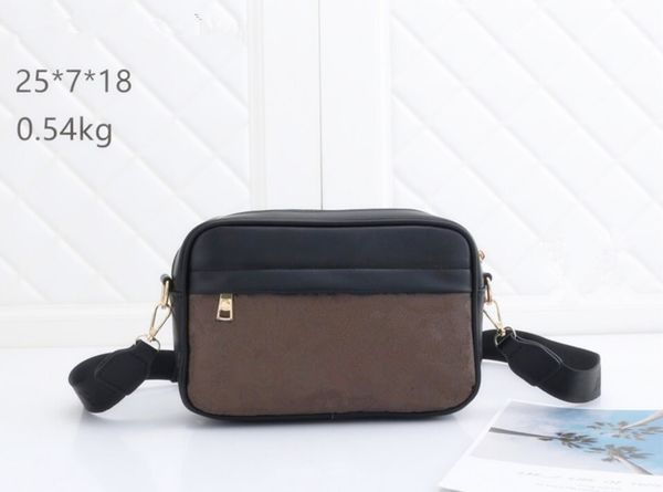 2021 new fashion men travel toilet pouch women cosmetic organizer make up bag famous classical toiletry bag
2021 new fashion men travel toilet pouch women cosmetic organizer make up bag famous classical toiletry bag