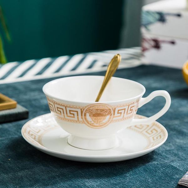 luxury gold rim coffee cup ceramic holder european style bone china tea tazas de cafe family drinkware sx50bd cups & saucers
luxury gold rim coffee cup ceramic holder european style bone china tea tazas de cafe family drinkware sx50bd cups & saucers