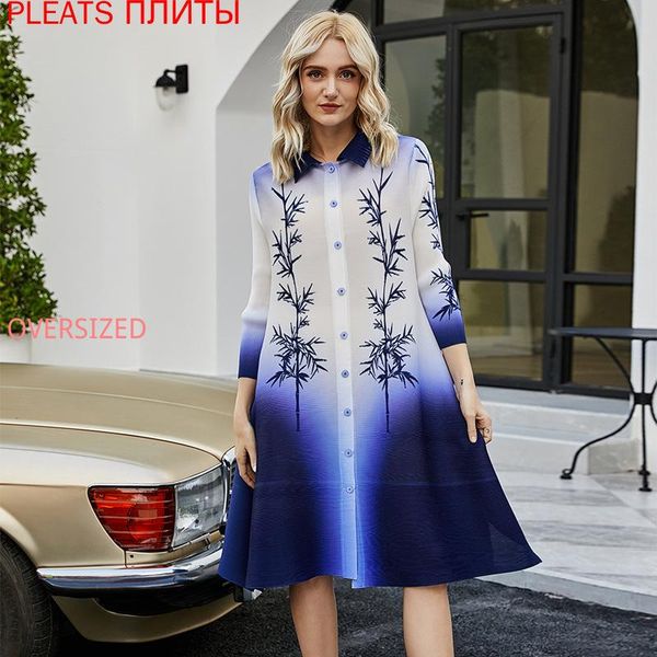 casual dresses european and american women's dress fashion gradient printing round neck autumn winter national style retro miyake, Black;gray
casual dresses european and american women's dress fashion gradient printing round neck autumn winter national style retro miyake, Black;gray